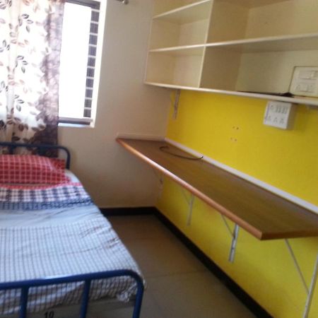 Nisarga Men'S Pg Hostel ดาร์วาด ภายนอก รูปภาพ